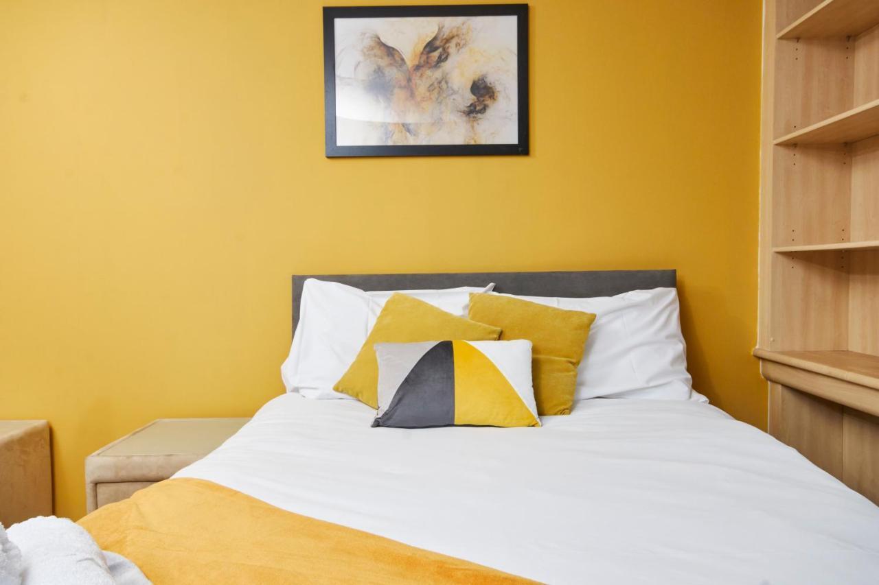 Stylish Manchester Gem - Sleeps 10! Εξωτερικό φωτογραφία